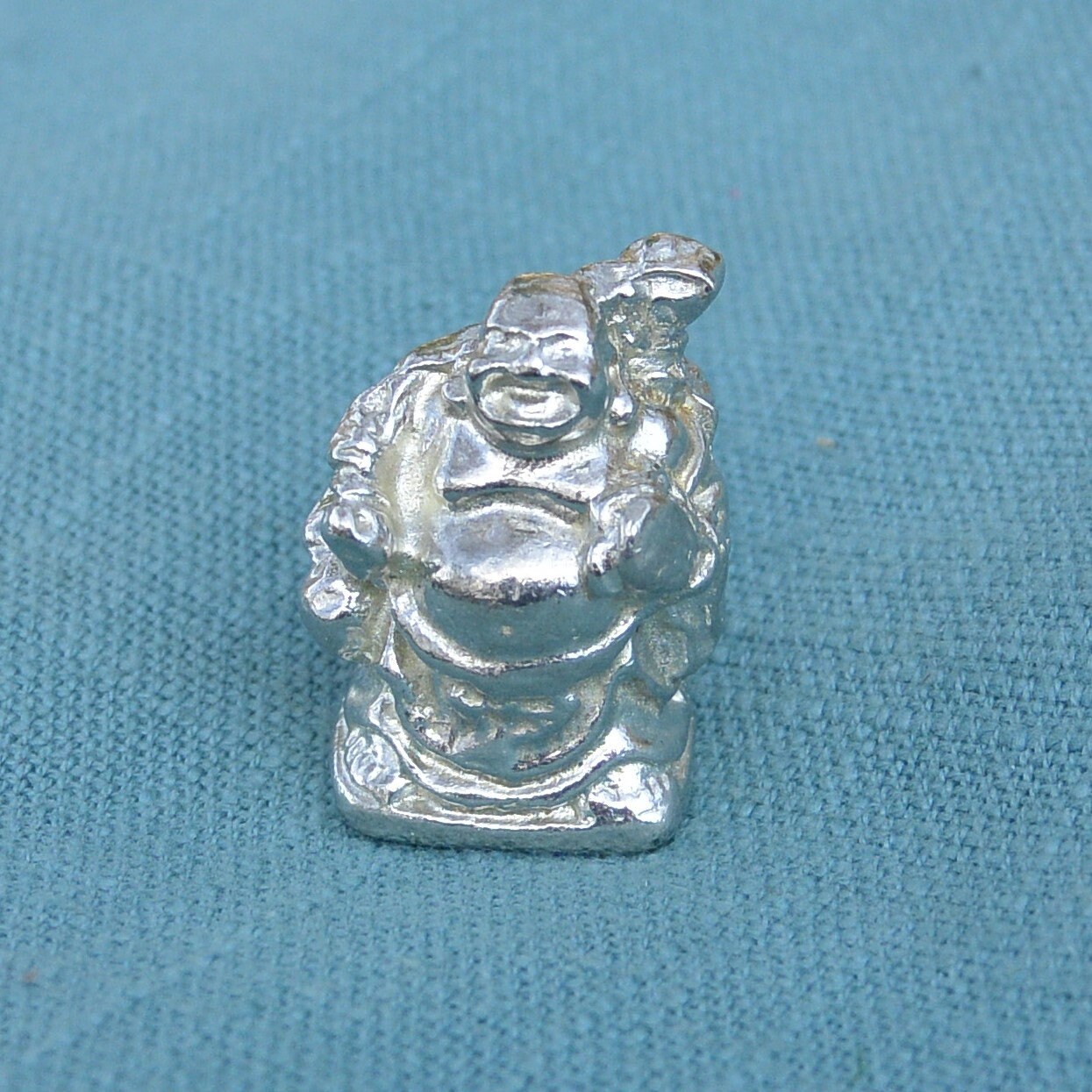 Figurine Bouddha, Totem Faite Main, en Etain. Fabrication Francaise, Les Etains de Jumilhac