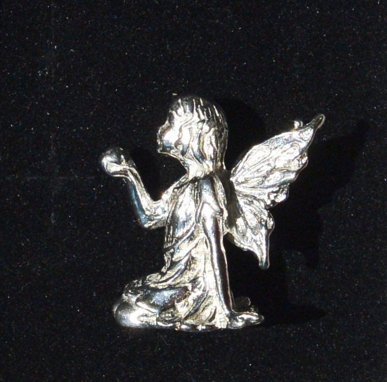 Figurine Fée, Fée Miniature, Adora, Fait Main, en Etain. Fabrication Française, Par Les Etains de Ju