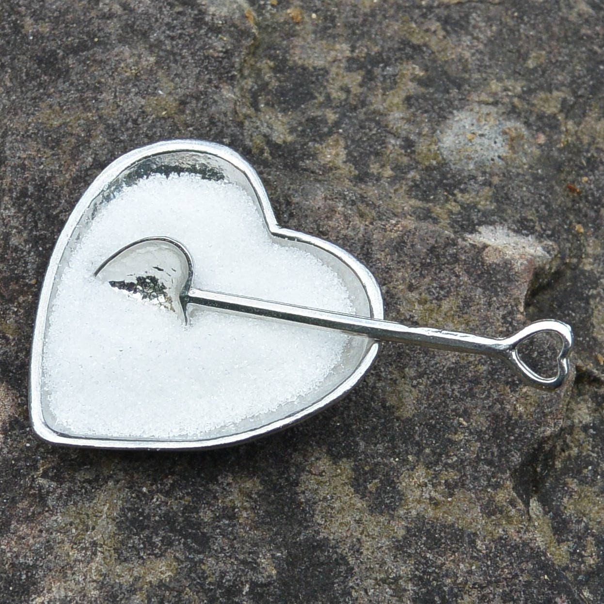 Bol à Sel Coeur, avec Cuillère Fait Main, Par William Sturt, Des Etains de Jumilhac