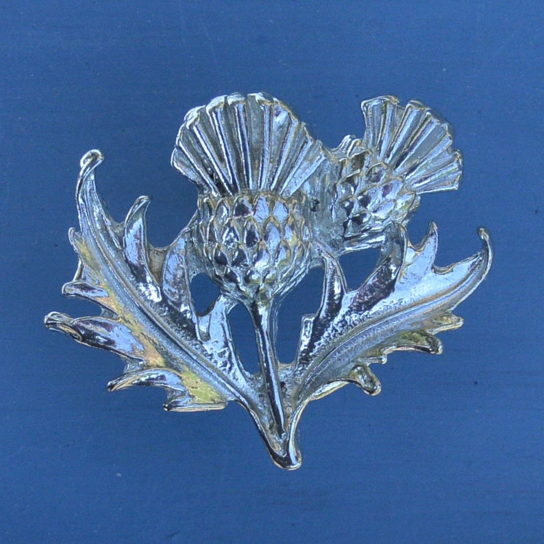 Distel Schubladenknopf, Distelgriff, schottischer Möbelknopf, handgefertigt aus Zinn, von Les Etains de Jumilhac Bild 2