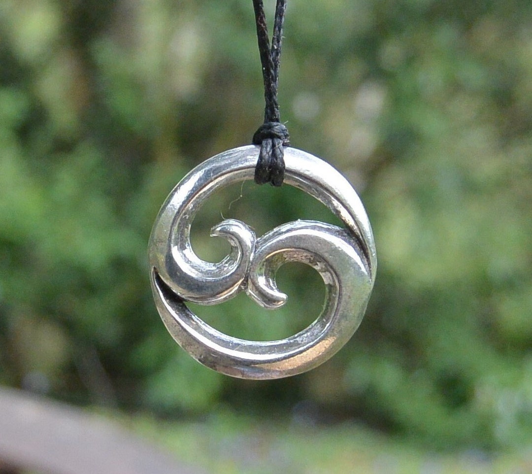 81stgeneration Vrouwen Mannen Handgesneden Bot Maori Pikorua Draai Spiraalvormig Hanger Ketting