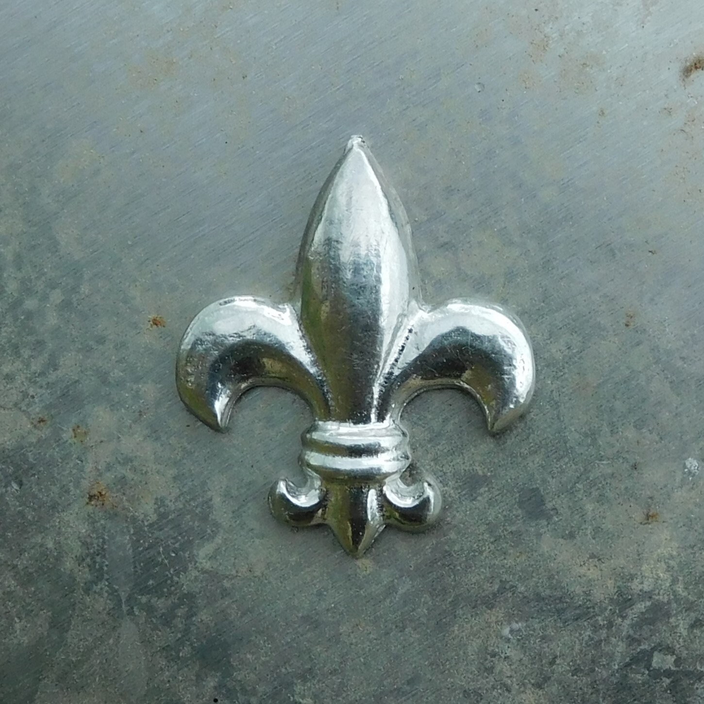 Broche Fleur De Lys D’après Le Patrimoine Royal – Côté Musées
