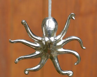 Tirador de pulpo, pulpo de peltre, para persianas, ventiladores, plafones y persianas. Hecho a mano en Francia por Les Etains de Jumilhac.