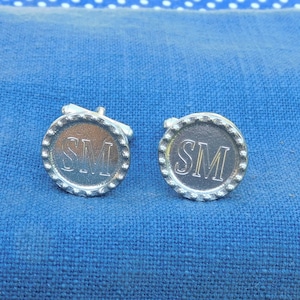 Gemelos Personalizados, Gemelos Alfabeto, Bodas Peltre, Peltre Hecho A Mano. Manufactura Artesanal Francesa.