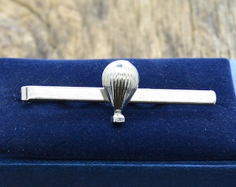 Pince à Cravate Montgolfière, Faite Main en Etain par William Sturt des Etains de Jumilhac