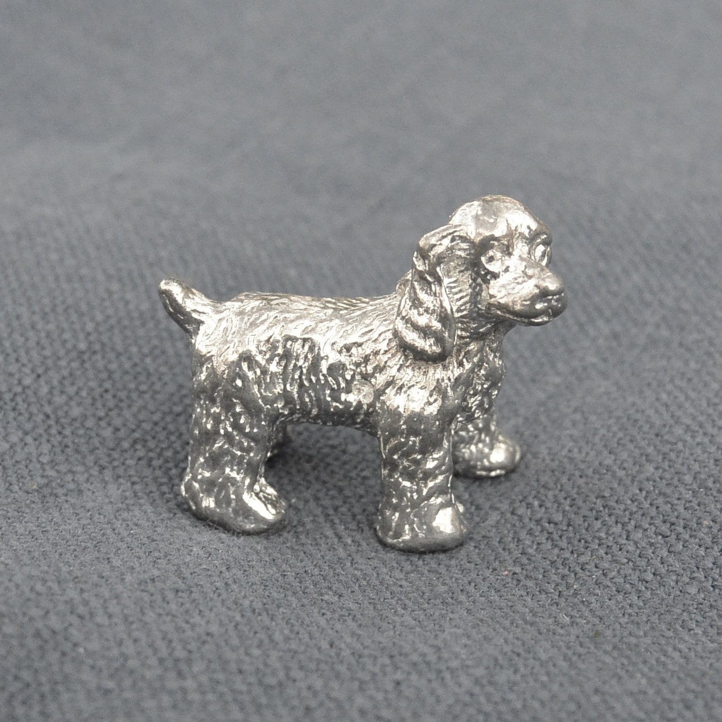 Figurine Chien, Figurine Épagneul, Totem Faite Main, en Etain. Fabrication Francaise, Les Etains de 