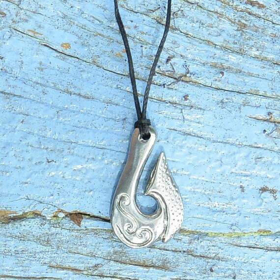 Maori Fish Hook Pendant, Maui Necklace : Handcrafted Pewter, Adjustable Cord,  Surfer Necklace by William Sturt -  Norway