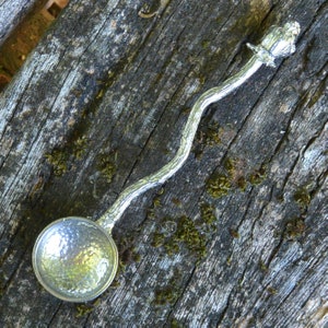 Cucchiaio da zucchero per uccelli, cucchiaio da zucchero Red Gorge e ramoscello di quercia, produzione artigianale francese, a Les Etains de Jumilhac