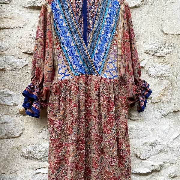 Maxi-robe en crêpe de soie broderies kantha et velours dévoré larges manches longues à volant robe doublée robe bohème-folk robe de mariage