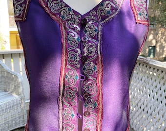 Chaleco otomano bordado hecho a mano, chaleco artesanal único, satén vintage y ribete indio, chaqueta bohemia para festivales, chaqueta sin mangas