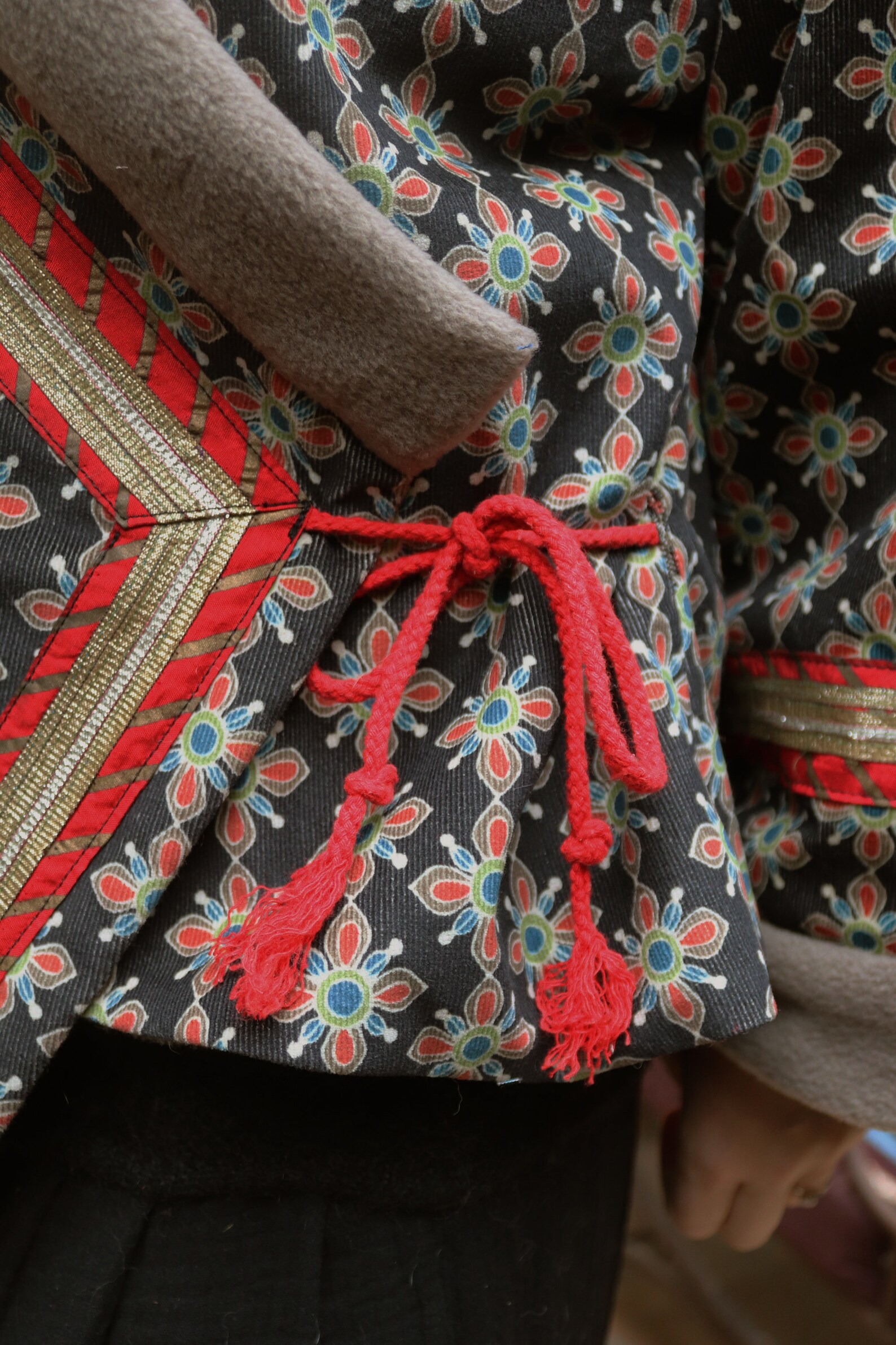 Veste longue style kimono, imprimé fleuri ou indien