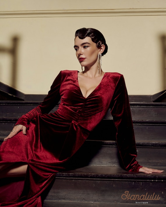Simple velvet gown sale