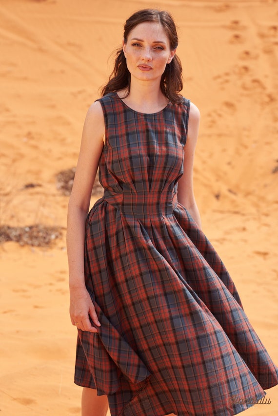 Linen Plaid Sleeveless Dress, Classic Fit & Flare with Pockets Linen Plaid Sleeveless Dress, Classic Fit & Flare with Pockets