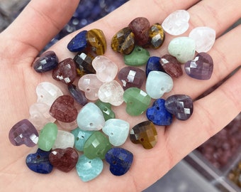 Lote de cuentas de corazón talladas con piedras preciosas facetadas, mini colgante de cristal de corazón para la fabricación de joyas, encanto de cristal al por mayor