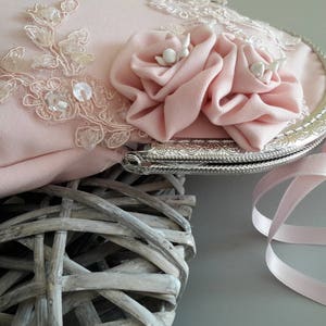 Pochette sac mariage guipure brodée rose poudré afbeelding 2