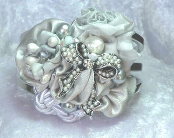 Bracelet bridal cuff pearl gray and bow