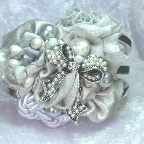 bracelet manchette mariée gris perle et noeud