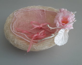 Wedding ring door natural pink nest