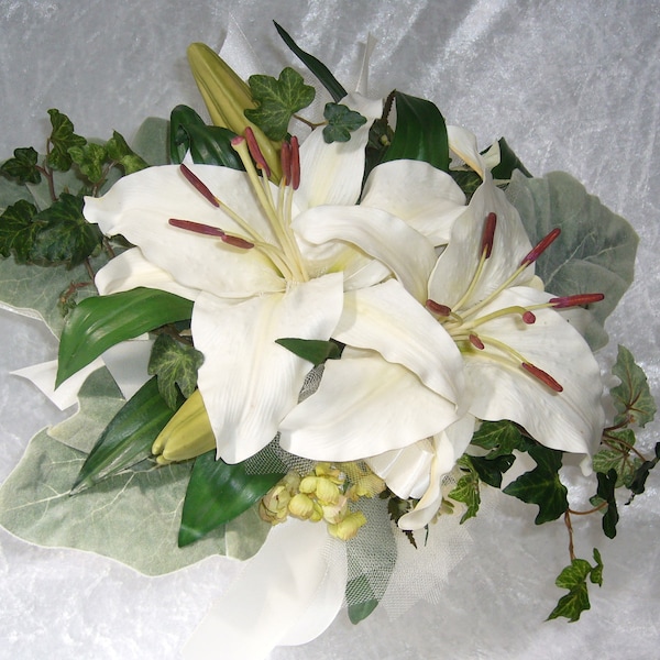 bouquet de mariée  grands  lys ivoires  feuillage