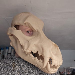 Wearable Wolf Skull Mask - Lightweight & Accurate - Moving Jaw