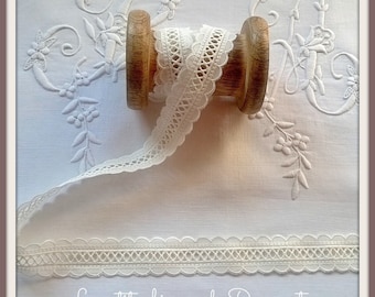 Ruban broderie Anglaise échelle  2cm