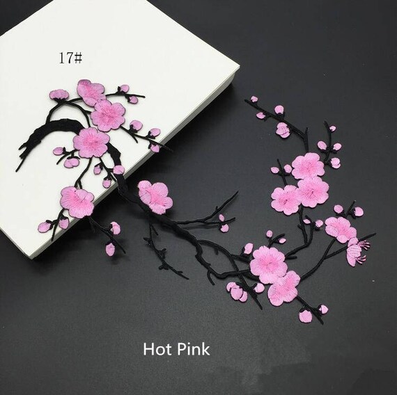 2pcs Plum Blossom Flower Applique Embroidery Patch Iron On Patch 2pcs Plum Blossom Flower Applique Embroidery Patch Iron On Patch