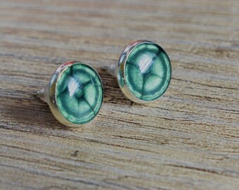 Silver green earrings Round cuff earrings Small green stud earrings St patrick