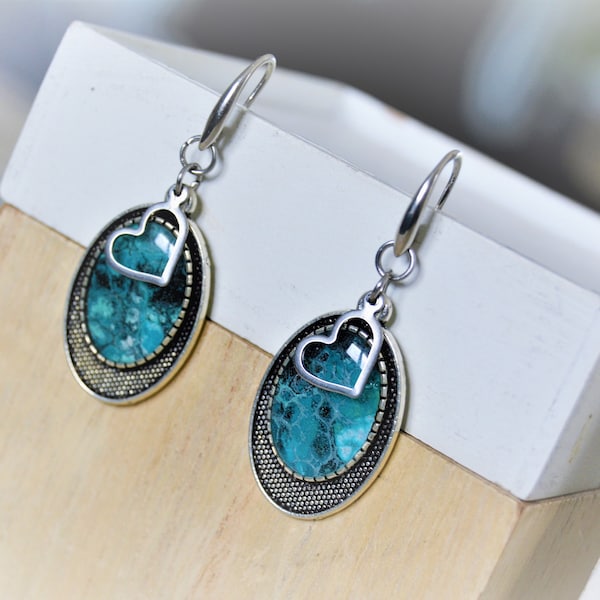 Boucles d'oreilles pendantes coeur Petites boucles d'oreilles oval Turquoise bleu noir Boucles d'oreilles minimalistes saint valentin