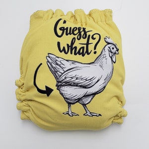 Pieluszka materiałowa Guess What Chicken Butt Funny Chicken Farm Rozmiar 8-35+ funtów Zapięcie na zatrzask Ekologiczne Hybrydowe Dopasowane Bambus Wysoka jakość Bardzo miękkie