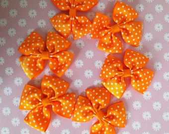 Noeuds oranges, par 6 noeuds, layette,  noeuds en tissu, noeuds à pois, noeuds à coudre, barrettes, serre tête, noeuds polyester, noeuds.