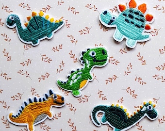 Iron-on dinosaurs, by 5 dinosaurs, dinosaur patches, dinosaur badges, set of dinosaurs, layette, clothing customization.