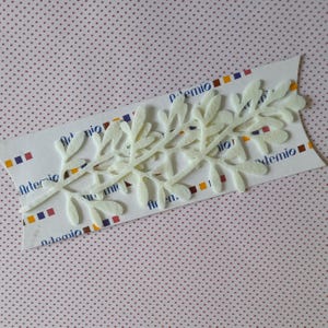 Feuilles en feutrine, par 3 feuilles, appliques feutrine, scrapbooking, feuilles ivoire, scrapbooking, loisirs créatifs, carterie, feuilles.