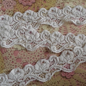 Dentelle blanche, dentelle fleurs, dentelle polyester, mariage, lingerie, dentelle, shabby chic, headband, couture, 4,00 cm de largeur.