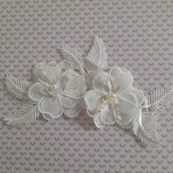 Applique fleur, applique dentelle, fleur blanche, applique organza blanc, applique perles, robe de mariée, shabby chic, 19,00 cm de large