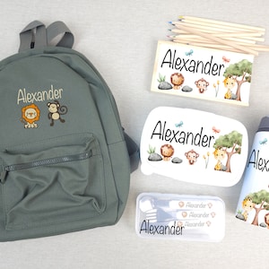 Lot de sacs à dos brodés pour la rentrée avec une bouteille d'eau personnalisée, une boîte à crayons, un sac à dos, un ensemble de couverts et une boîte à lunch - Jungle Safari