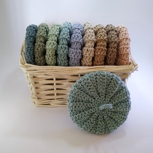 Eponge tawashi au crochet en coton satiné couleurs au choix diamètre 11 cm