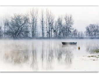 Photographie paysage zen une barque sur la rivière, paysage Loire, fleuve, barque, pecheur, decor campagne et riviere, ambiance eau,