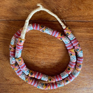 48 różnorodnych koralików z pasty szklanej z Ghany - mixgb49