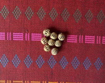 8 African brass beads BB17