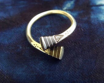 Silver and ebony crossed Tuareg ring - tsring05