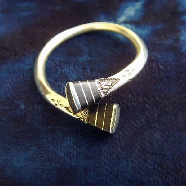 Bague touareg croisée argent et ébène - tsring05