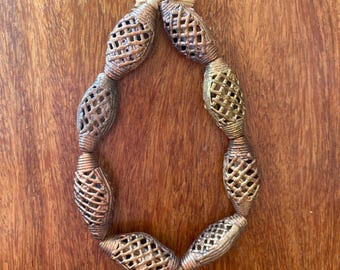 8 African brass beads BB28