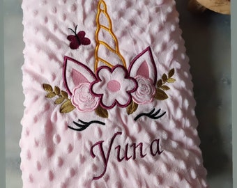 Fleece blanket in minky pink unicorn fabric - personalized birth gift embroidered with first name for baby and children