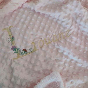 Couverture polaire tissu minky cadeau de naissance personnalisée brodé avec prénom pour bébé et enfants image 3