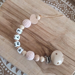 Personalisierter Herz-Schnullerclip Silikon-Schnullerclip aus Holz Geburtsgeschenk personalisierte Babyaccessoires Kreation Bild 1