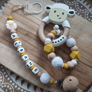 Personalized sheep pacifier clip - personalized silicone and wood first name pacifier clip - birth gift - rattle ring