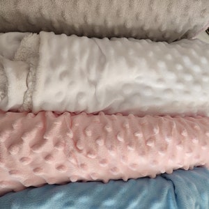 Couverture polaire tissu minky cadeau de naissance personnalisée brodé avec prénom pour bébé et enfants image 4