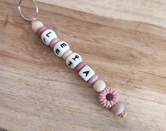 Personalized first name key ring - silicone key ring - daisy flower key ring - personalized gift - key ring with flower first name