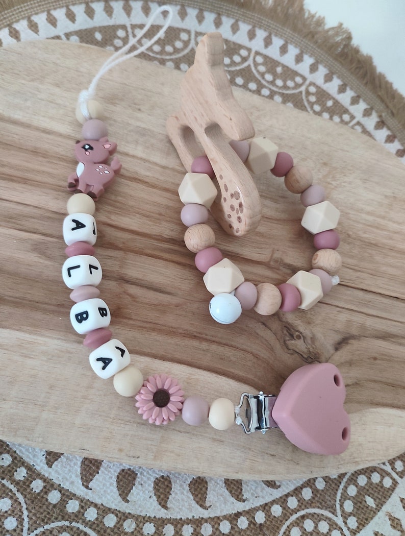 Personalized 100% silicone doe pacifier clip customizable pacifier clip natural wood silicone rattle with wooden ring attache+hochet bois