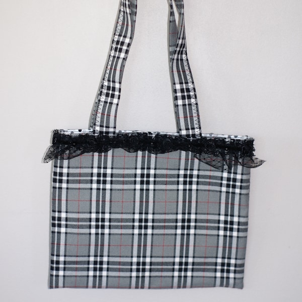 sac tartan, écossais doublé, ruban dentelle et satin, poche intérieure à pois